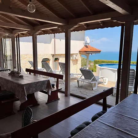 Apartment Azur- Sea View Luxury With Pool Near Balchik Albena